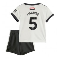 Camiseta Manchester United Harry Maguire #5 Tercera Equipación para niños 2024-25 manga corta (+ pantalones cortos)